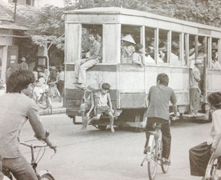 Photos recall streets of a vanished Hanoi