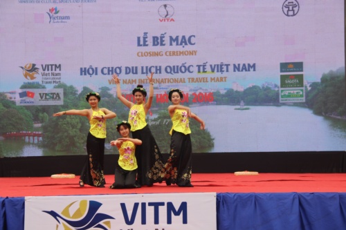 Hanoitourist đạt doanh thu cao tại Hội chợ VITM Hà Nội 2016 