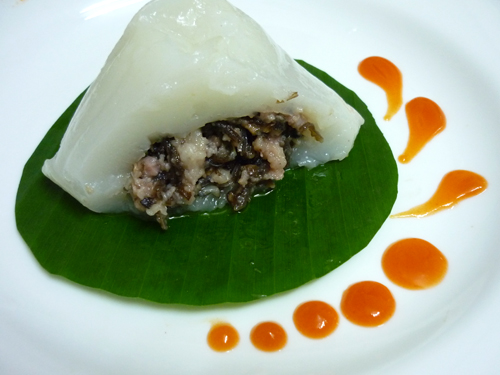 Pyramidal Rice Dumpling (Bánh giò nóng)