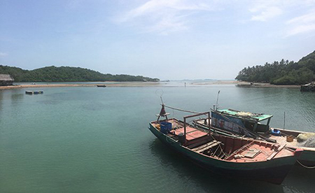 Neglected Ba Hon Dam Island off