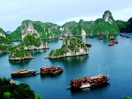 Ha Long Bay, Son Doong cave named beautiful places