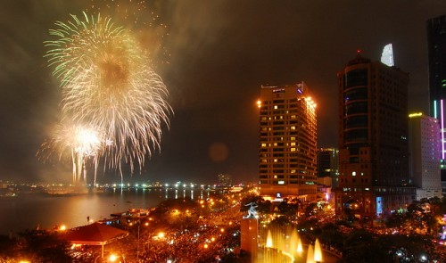 HCMC to hold firework shows on New Year’s Eve