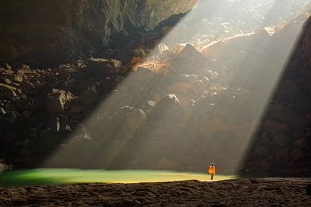 American Travel Channel documents caves in Quang Binh