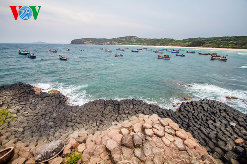 Rock masterpiece at Ghenh Da Dia in Phu Yen province