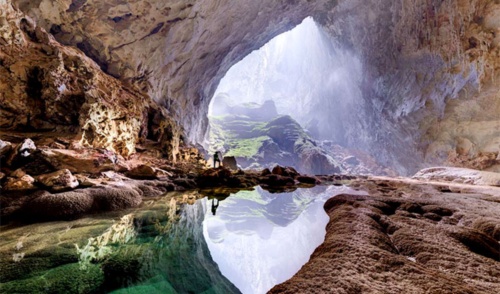 Son Doong cave lures tourists