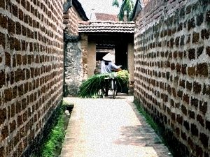 Duong Lam ancient village presented UNESCO award