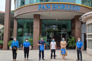 Công đoàn Tổng Công ty Du lịch Hà Nội - “Túi An sinh Công đoàn Hanoitourist” ấm áp nghĩa tình trao tay người lao động