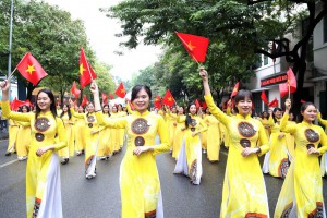 Lễ Hội Áo Dài Du Lịch Hà Nội 2024: Tôn Vinh Vẻ Đẹp Truyền Thống và Khám Phá Du Lịch Thủ Đô