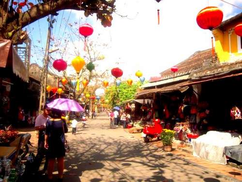 Enjoying Tet holiday in Hoi An