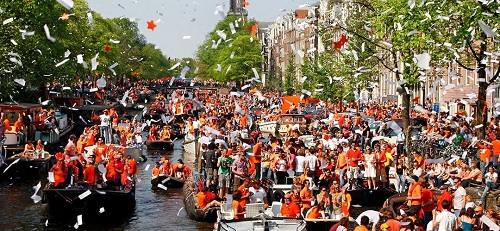 Ngày của vua là lễ hội lớn nhất được tổ chức ở Hà Lan, trước đó là lễ hội Ngày của nữ hoàng (Queens day). Ảnh: Festival Status.