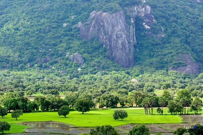 An Giang mountaintop lakes glitter different shades of envy - 7