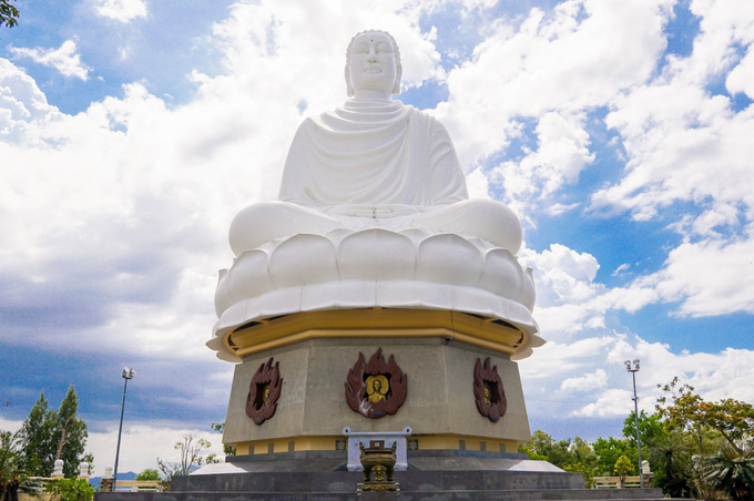 In a Vietnamese beach town, waves of serenity soothe one’s soul - 6