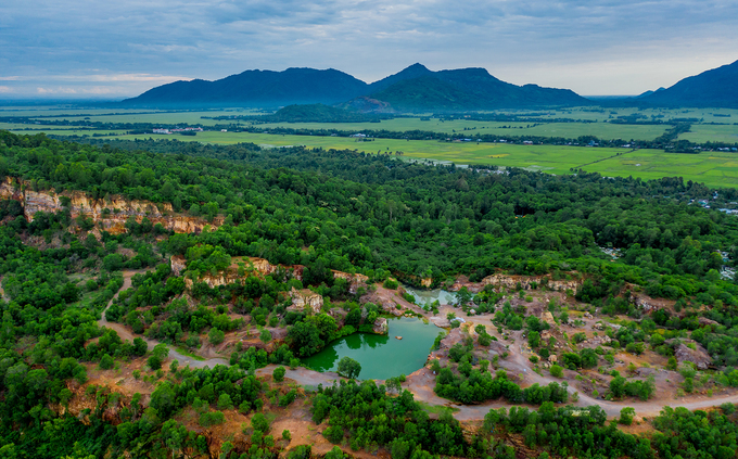 An Giang mountaintop lakes glitter different shades of envy